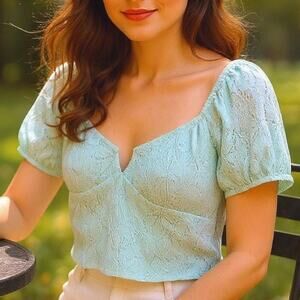 No Boundaries Juniors Lace Crop Top – Size 11/13 – Seafoam Green - New with tags